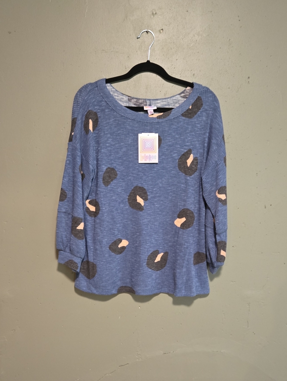 LuLaRoe Carla Sweater Size M NWT